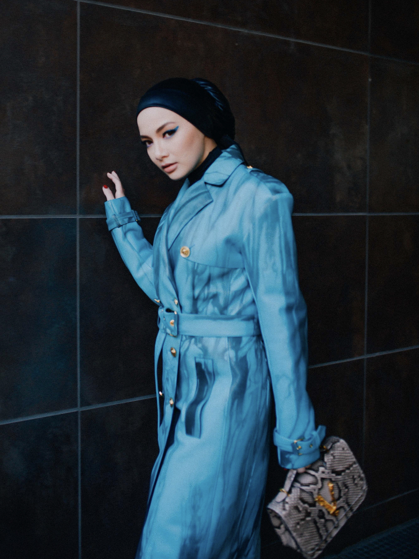 “Sungguh Teruja Kerana Diberi Peluang…,” – Neelofa Jadi Selebriti Malaysia Pertama Tonton Pertunjukan Fesyen Versace!