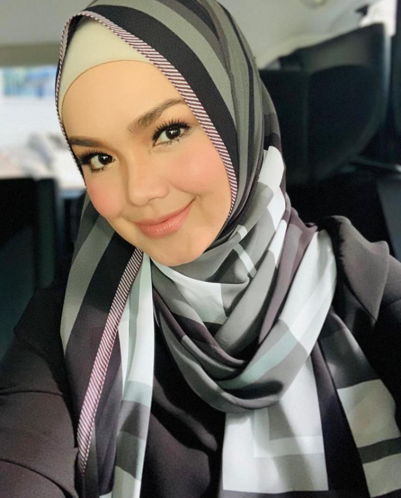 Ini 5 Tandatangan Artis Wanita Popular Kita, ‘Sain’ Datin Alyah Paling Kreatif. Lain Dari Lain!