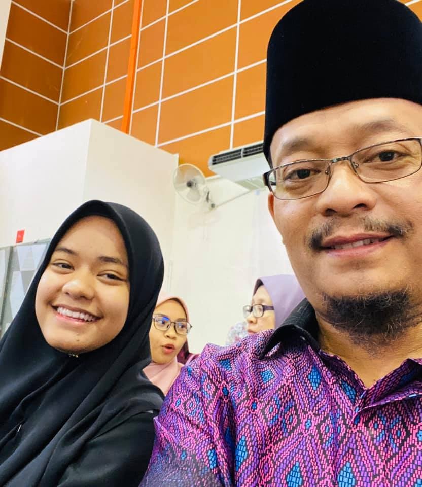 “Lepas Ni Gambar Konvo, Menikah Jangan Masuk FB. Riak!,”- Kongsi Foto Anak Ambil Result SPM, Ustaz Kazim Elias Kata Jangan Cepat Menilai Seseorang!