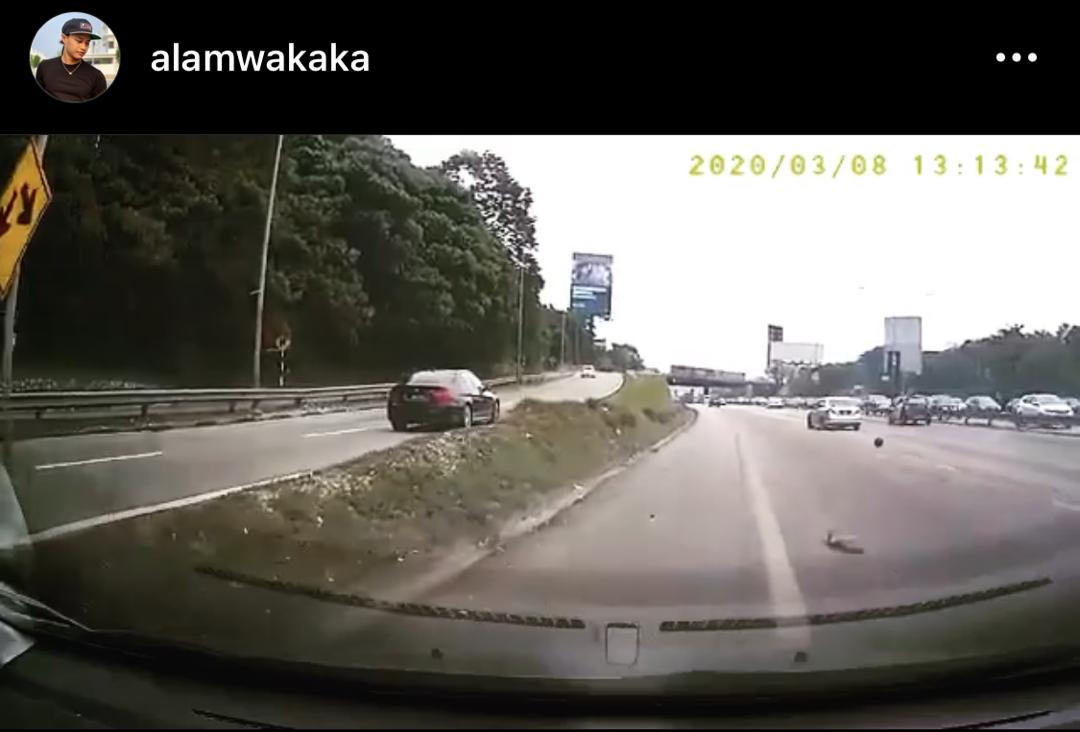“Harap Dorang Lebih Berhati-Hati,” – Tular Video Penunggang Motosikal Terbabas, Ini Pesan Alam Wakaka Buat Penghantar Grab Food 