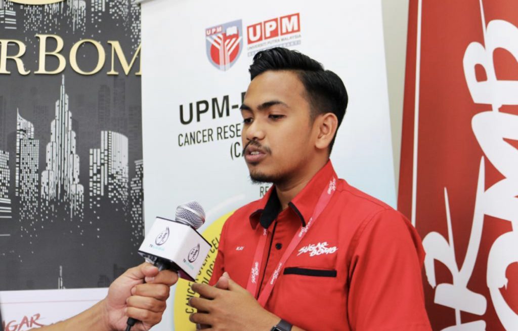 Kerjasama Dengan SugarBomb, Achey & Nabil Ahmad Sumbang RM15k Khusus Penyelidikan Kanser Payu Dara