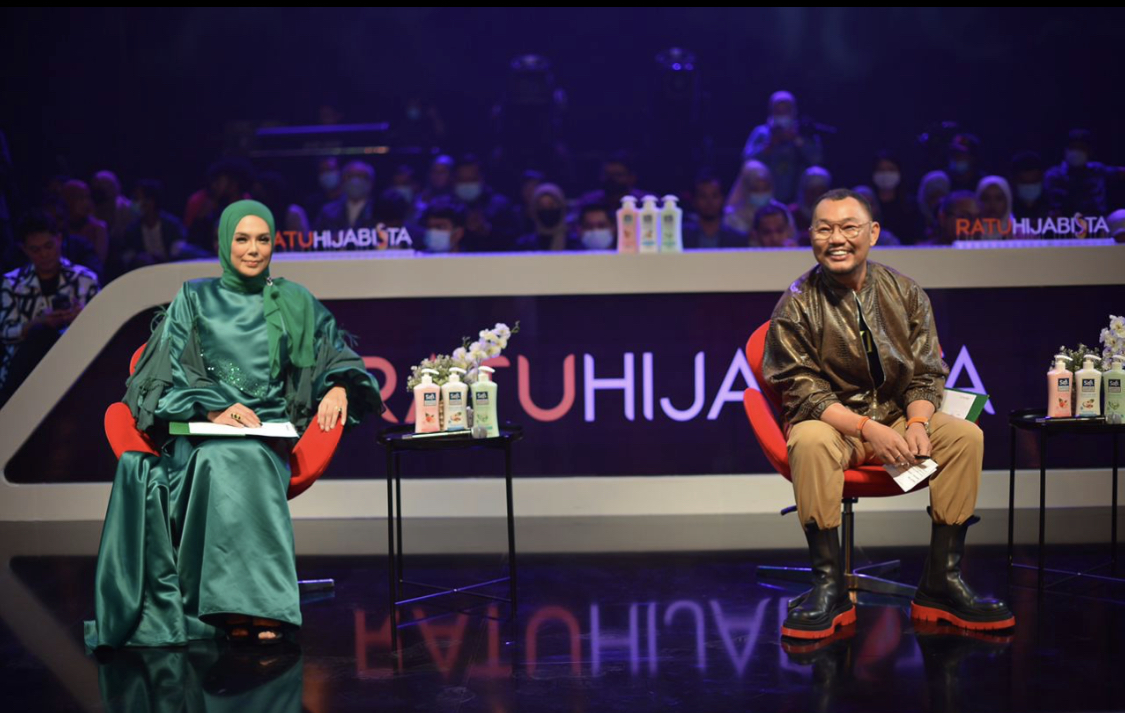 &#8220;Saya Tetap Akan Offer&#8230;,&#8221; &#8211; Sepentas Di Final Ratu Hijabista 2020, Michael Ang Tak Kisah Kerjasama Dengan Fikry Ibrahim, Cuma&#8230;