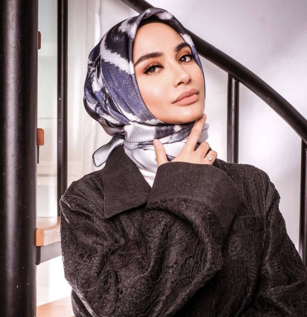 [GAMBAR] Tak ‘Free Hair’ Lagi, Ini 8 Artis Wanita Kita Yang Sudah Manis Bertudung Tahun Lalu