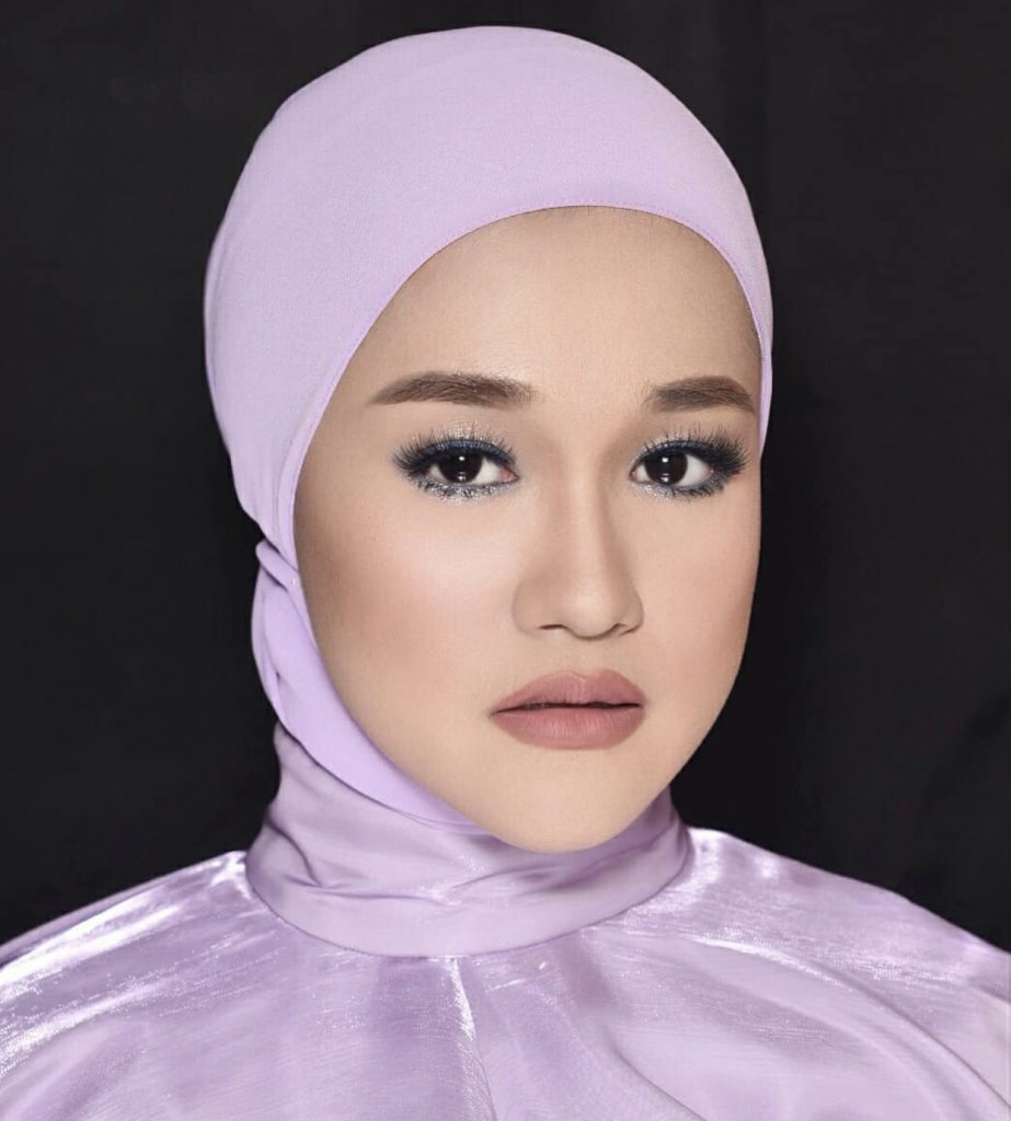 [GAMBAR] Tak ‘Free Hair’ Lagi, Ini 8 Artis Wanita Kita Yang Sudah Manis Bertudung Tahun Lalu