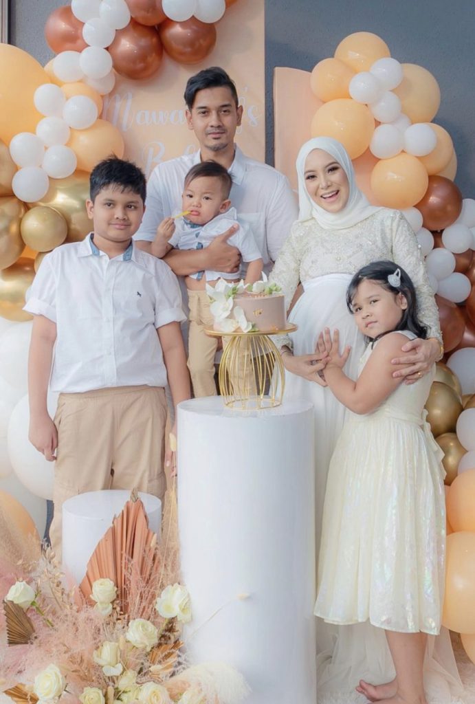 Lengkap Sepasang, Mawar Rashid Bakal Timang Baby Girl! – “Permudahkanlah Isteriku Supaya Mudah Bersalin Ya Allah.”