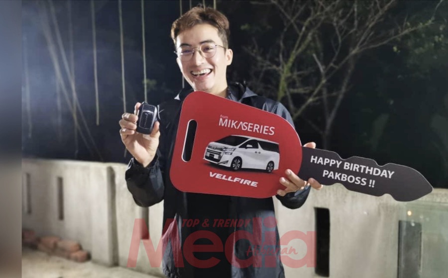 “Saya Terkejut Tak Terkata,” &#8211; Genap 36 Tahun, Zoey Rahman Dapat Hadiah Toyota Vellfire &#038; Jam Tangan Mewah!