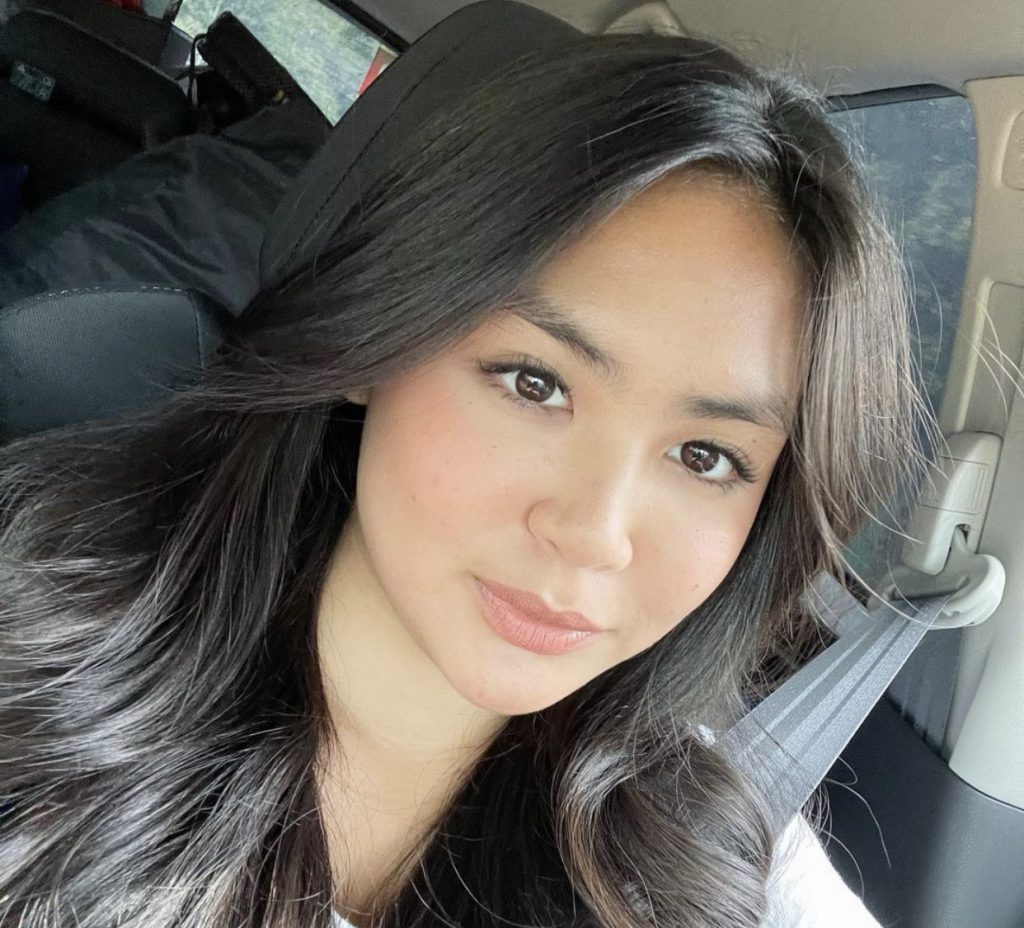 “Gigi Jarang Sampai Boleh Selit Straw,” – Pakai Braces Dua Kali, Bella Dowanna Cerita Kisahnya Nak Dapat Gigi Tersusun Cantik