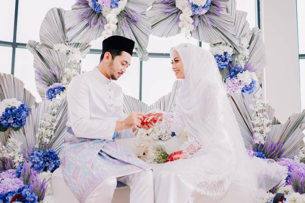 “Mula Kenal Ketika Saya Mengacarakan Sebuah Program Di Stesen TV,” – Hos Akhmal Nazri Selamat Bernikah