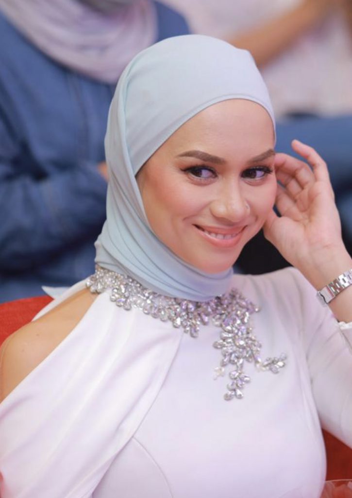 “Cuma Biasalah Mata Netizen Yang Akan Melihat Sudut Menampakkan Bahu Itu Sebagai Hal Besar,” – Natasha Hudson