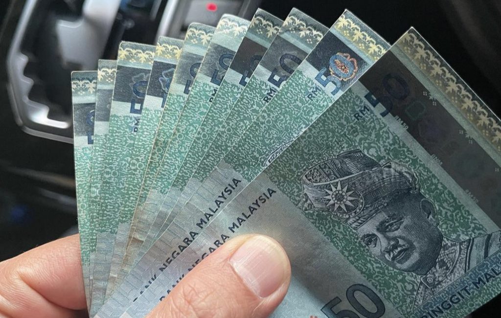 “Pandai Eh, Dia Main ‘Salam Kaut’, Pastu Terus Cabut Lari…,” – Norman Hakim Syukur Terharu, Anak Gadis Pula Hulur Duit Belanja