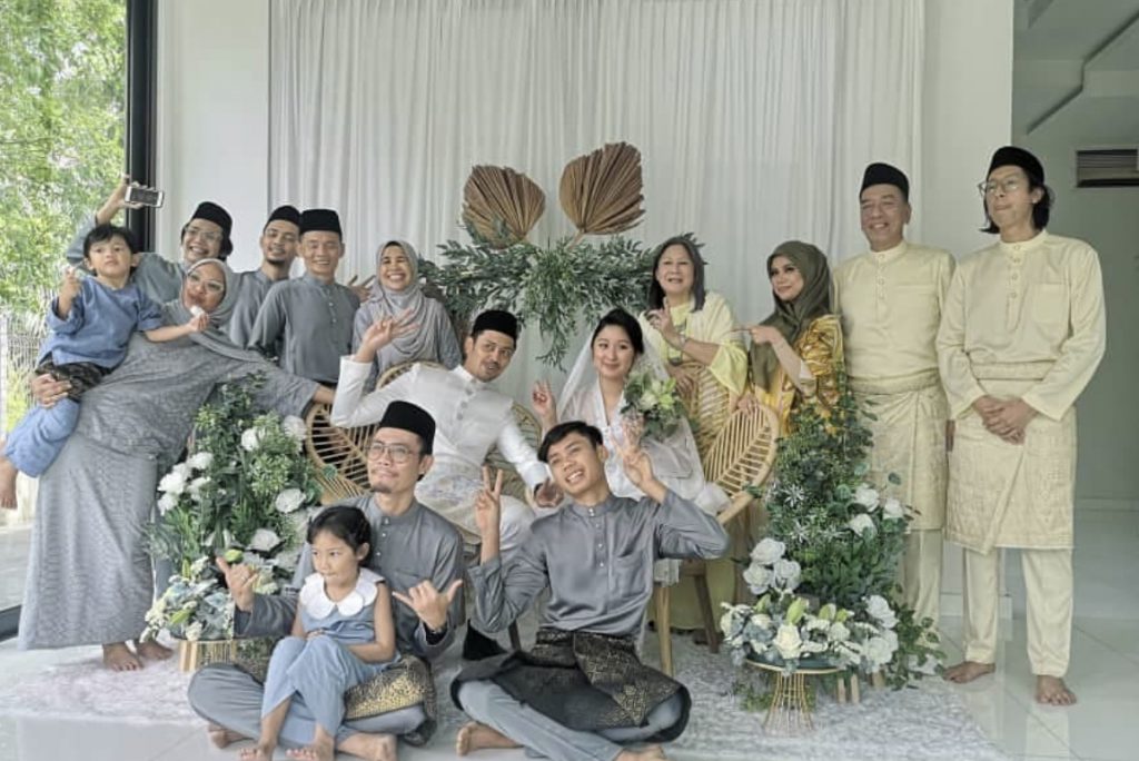 “Seronok Dapat Join Sama-Sama Buat Persiapan Ringkas Tapi Bermakna,” – Alyah Tumpang Gembira, Ramli MS Selamat Terima Menantu