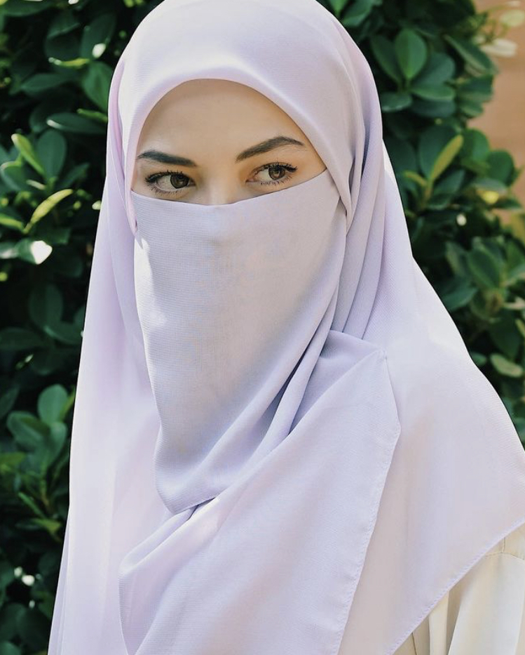 “Jika Hari Ini Rasa Hendak Berniqab, Saya Akan Pakai. Kalau Esoknya, Rasa Hendak Berpurdah, Itu Hak Saya,” &#8211; Neelofa, Keluarga Tak Fokus Kecaman