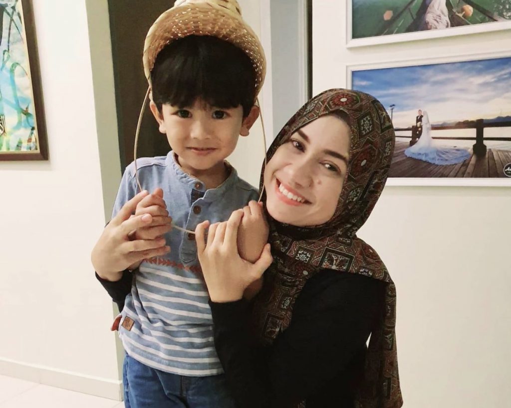 “Basuh Tangan Dulu Sayang, Lepas Tu Kumur,” &#8211; Mila Jirin Ajar Anak 3 Tahun Ambil Wuduk, Habis Basah Lencun!