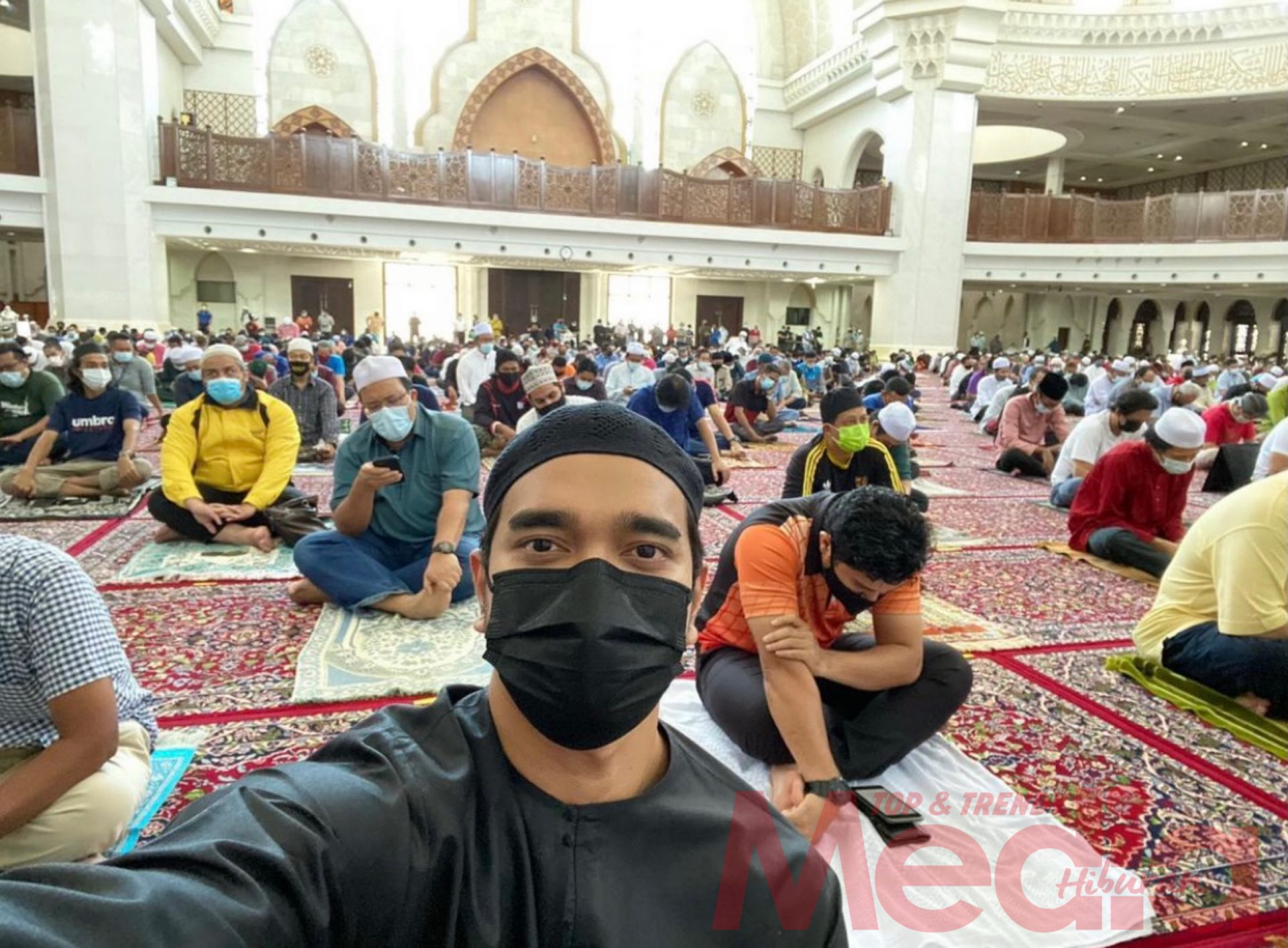 Alif Satar Syukur Dapat Tunai Solat Jumaat Secara Berjemaah Di Masjid, Tambah Kapasiti