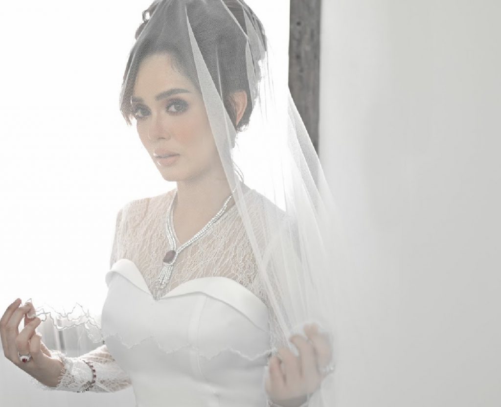 “Saya Teruja Dan Terharu,” &#8211; Jadi ‘Muse’ Shanell Harun &#038; Peraga Barang Kemas RM4 Juta, Terserlah Aura Bakal Pengantin Uqasha Senrose