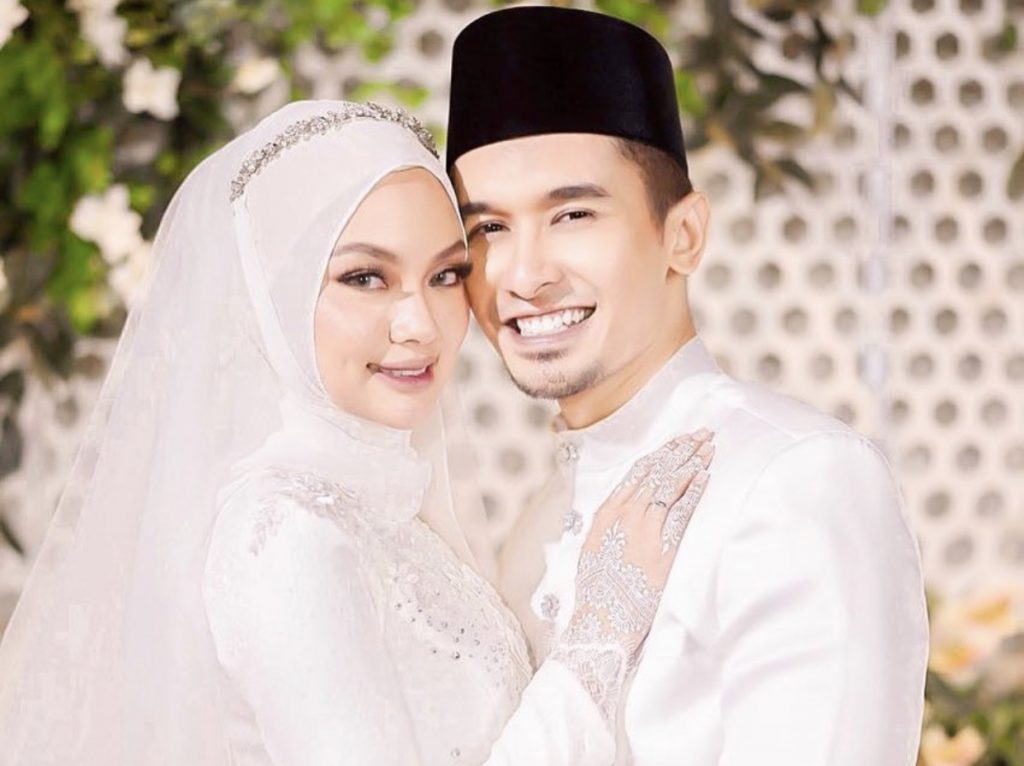 Isteri Sah Hamil Anak Sulung, Nazrief Nazri Bakal Jadi Bapa! – “Dia Check Dekat Rumah, Lepas Tu Bawa Pergi Klinik Untuk Sahkan Dan Yeay!”