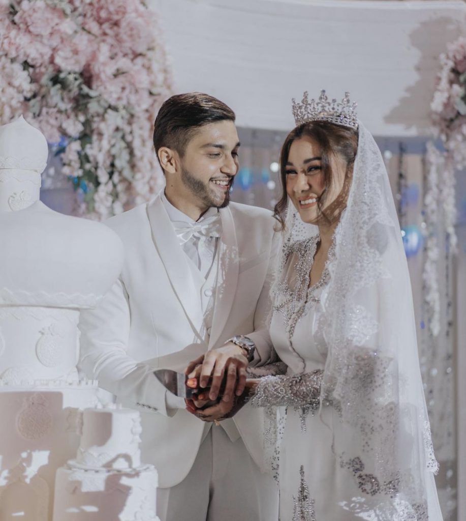 “Jangan Tanya Soalan Macam Orang Tak Pergi Sekolah,” – Netizen Tanya Ruhainies Dilihat Seperti Hamil? Risteena Bidas Komen