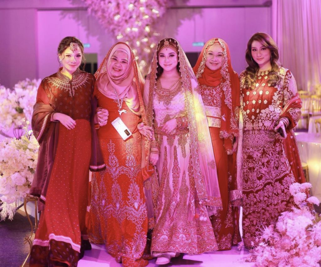Isa Khan &#038; Risteena Kahwin: &#8220;Halah Halah Cantiknya!,&#8221; &#8211; Malam Berinai Tema Bollywood, Akad Nikah Sempurna Sedondon Putih
