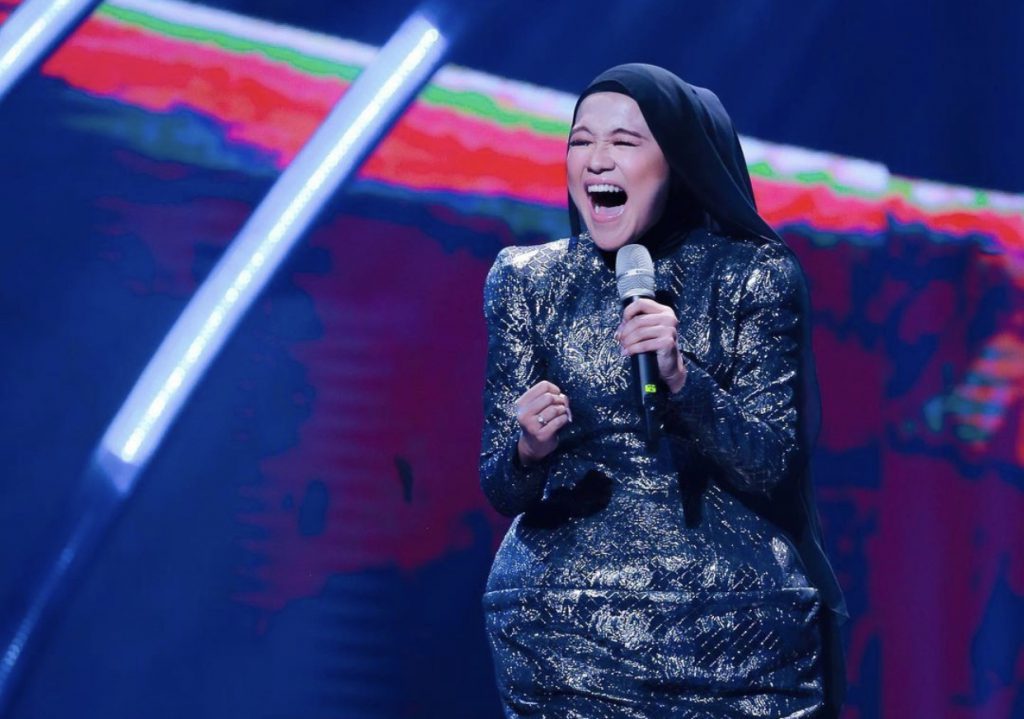 “Ramai Bertanya, Banyak Juga Kata Mencuit Hati Saya,” – Persalinan Di AJL35 Istimewa, Ernie Zakri Beri Penghormatan Buat Allahyarhamah Nenek