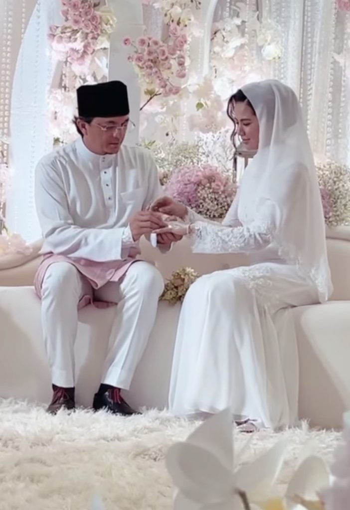 Sah! Noor Nabila Kini Isteri Engku Emran Dengan Sekali Lafaz – “Kita Buat Yang Wajib Selain Bersederhana, Yang Penting Kami Mahukan Keberkatan.”