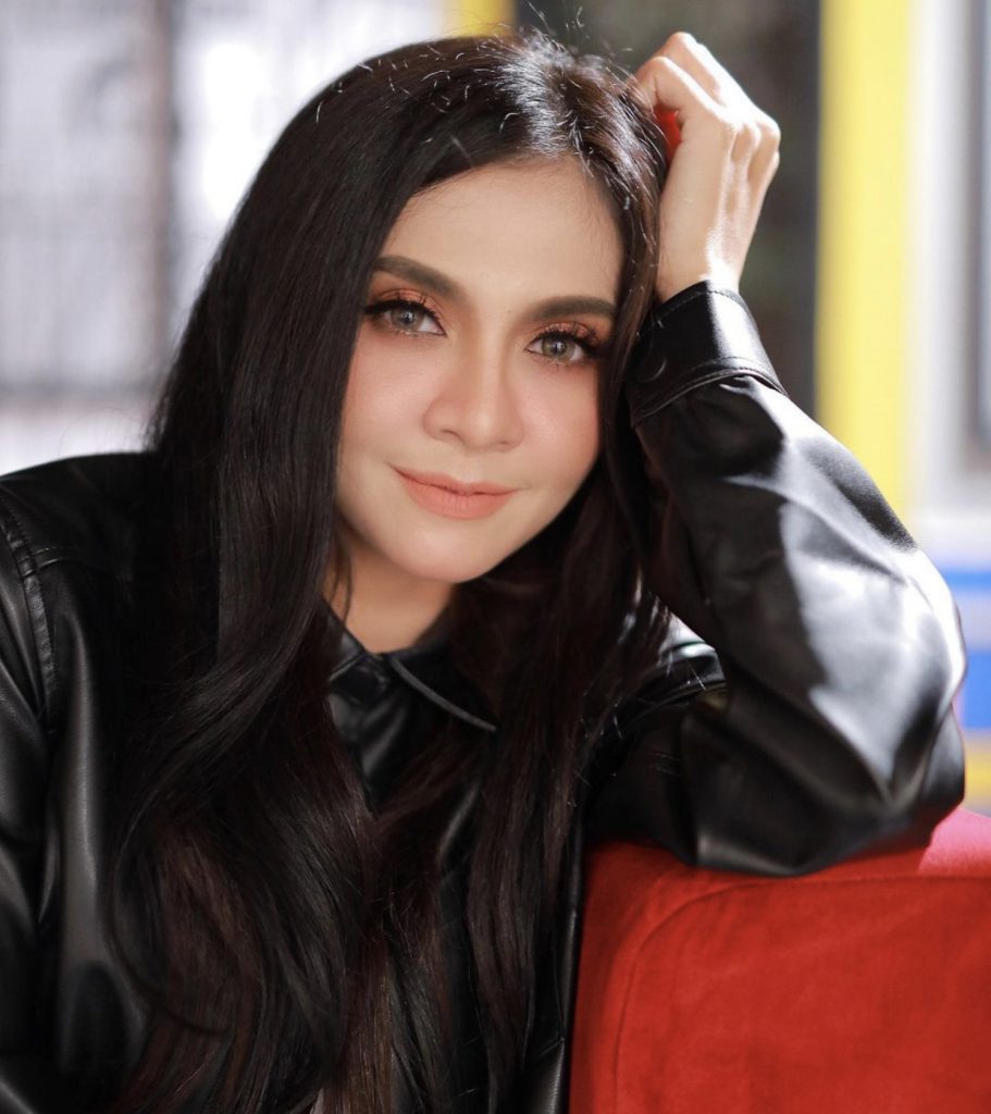 “Kalau Masuk AJL, Aku Nak Nell Buat Baju, Tak Nak Orang Lain!,” – Fitting Room Pun Tak Ada! Shanell Harun Kenang Kisah 10 Tahun Dulu Dengan Zizi Kirana