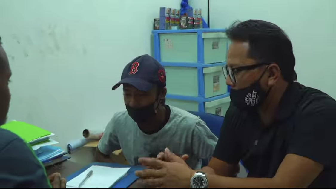“Bila Duduk Semeja, Titik Persamaan Telah Dijumpai,” – Digantung Kerja Sebab Lastik Anjing, Shahrol Shiro Bawa Postman Jumpa Tuan Rumah