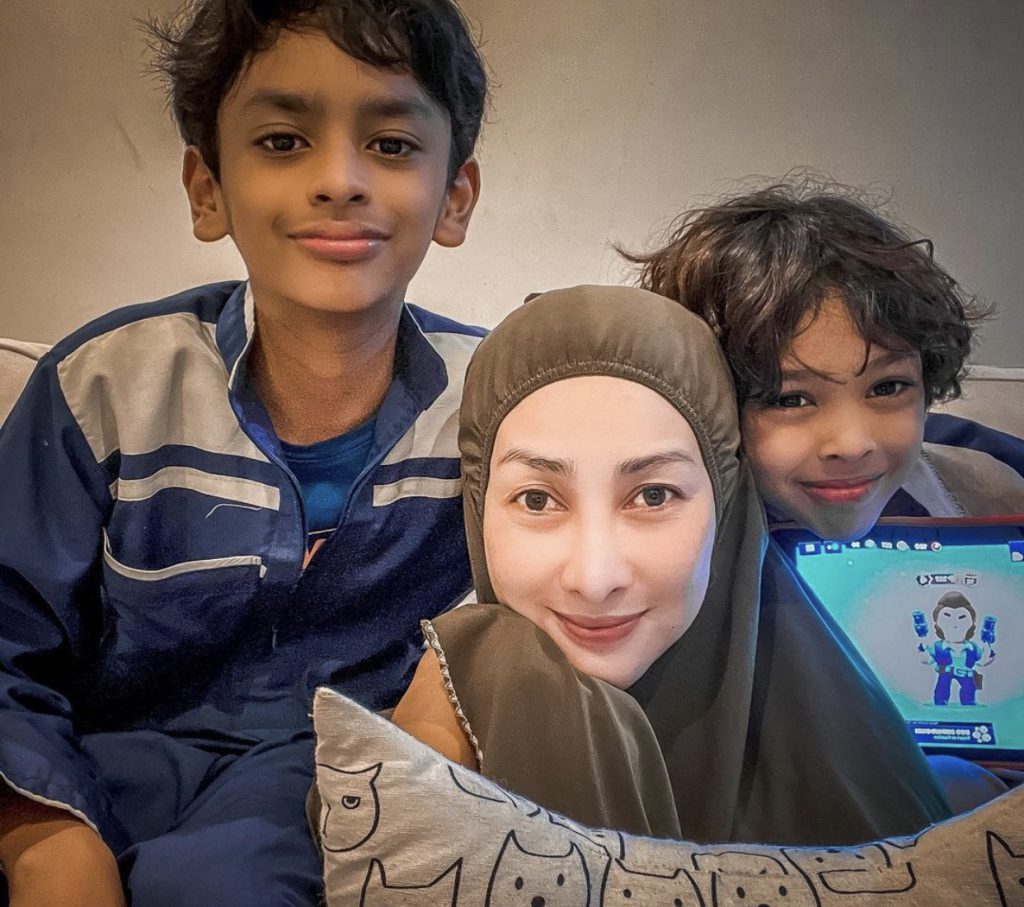 Rita Rudaini Tengah &#8216;Menikmati&#8217; Status Ibu Tunggal &#8211; &#8220;Kenapa Allah Tarik Suami Dari Hidup Kita? Sebab Allah Sayang Dan Tak Nak Kita Bersedih.&#8221;