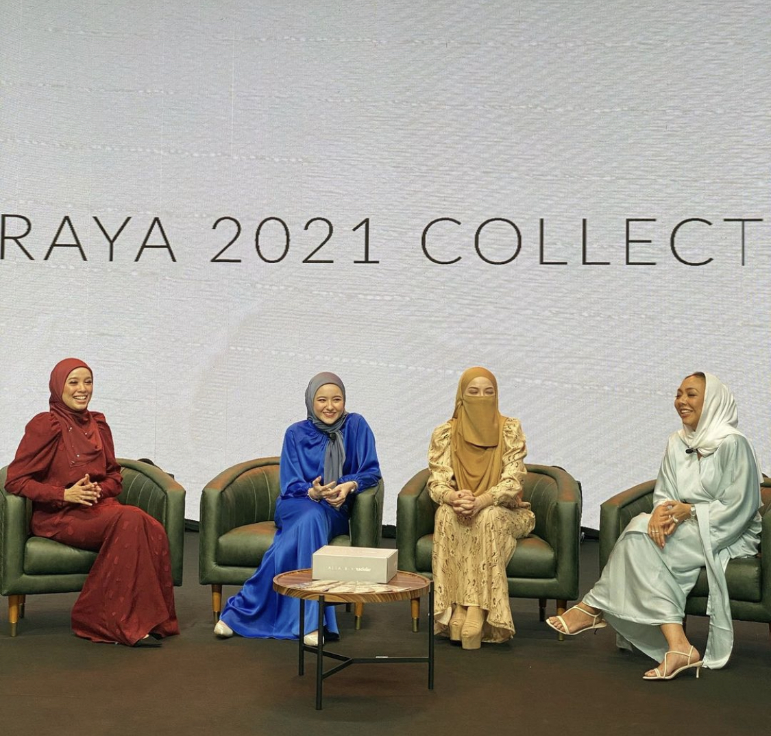 “Setiap Hari Akan Ada Orang Cakap I Gemuk,” – Pakai Jubah Waktu Jadi Hos Program Neelofa, Bella Zahir Terkilan Terima Komen Fasal Bentuk Badan