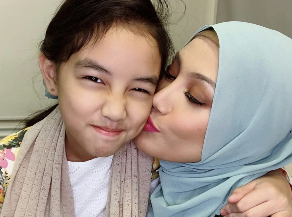 “Kalau Boleh Nak Anak Lebih Berjaya Daripada Kita,” &#8211; Erra Fazira Tak Halang Engku Aleesya Nak Terlibat Dalam Seni, Tapi&#8230;