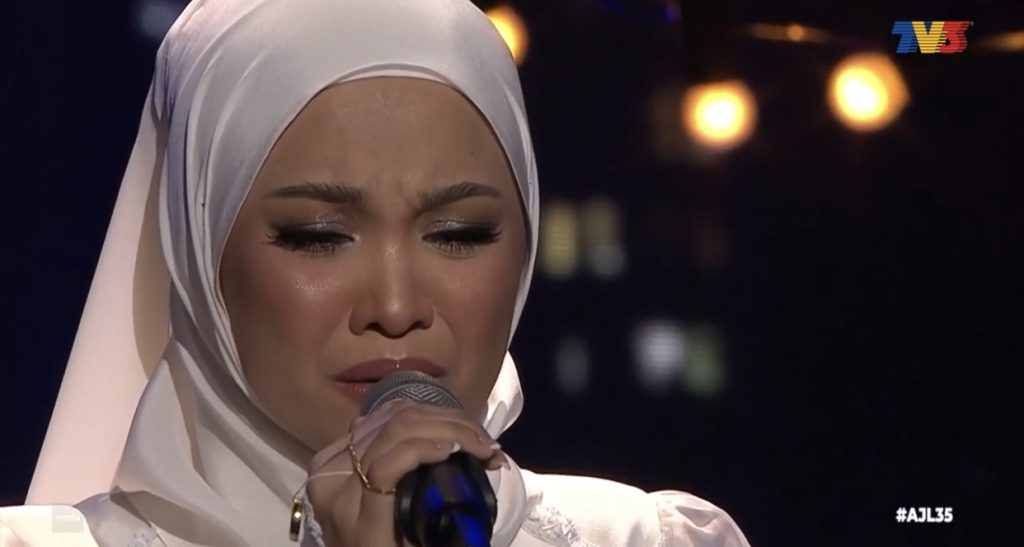 Kapsyen ‘Im So Sorry’ Nabila Razali, Lihat Apa Reaksi Komposer Lagu Peluang Kedua, “Awak Adalah Contoh Inspirasi Saya. So Proud Of You!”