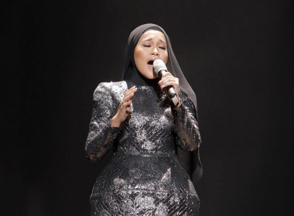 “Ramai Bertanya, Banyak Juga Kata Mencuit Hati Saya,” – Persalinan Di AJL35 Istimewa, Ernie Zakri Beri Penghormatan Buat Allahyarhamah Nenek