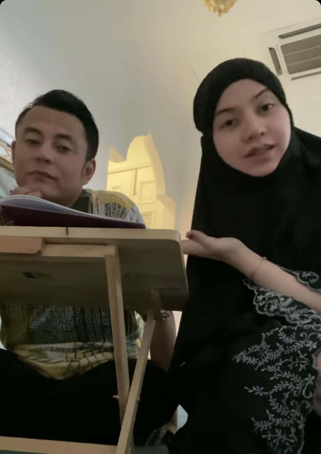 “Very Inspiring Observing Him,” – Paling Awal Tunai Solat & Curi Masa Baca Quran, Sikap Pak Nil Didedahkan Datin Lisa Surihani Waktu Shooting
