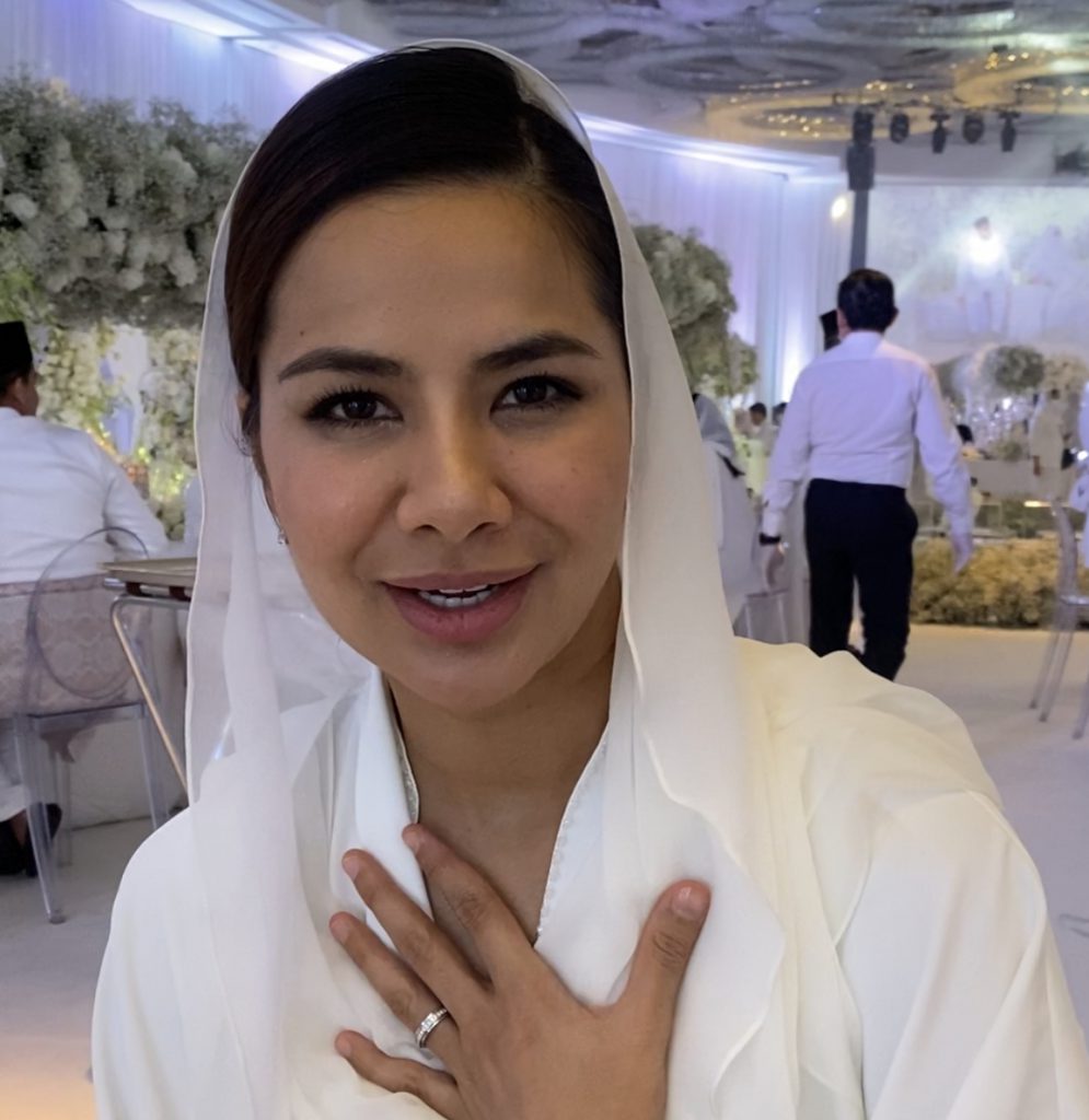 12 Corat-Coret Pernikahan Haris &#038; Neelofa: Majlis Sarat Bunga Putih, Pesan Nabila Pada Pengantin Dan Macam-Macam Lagi!