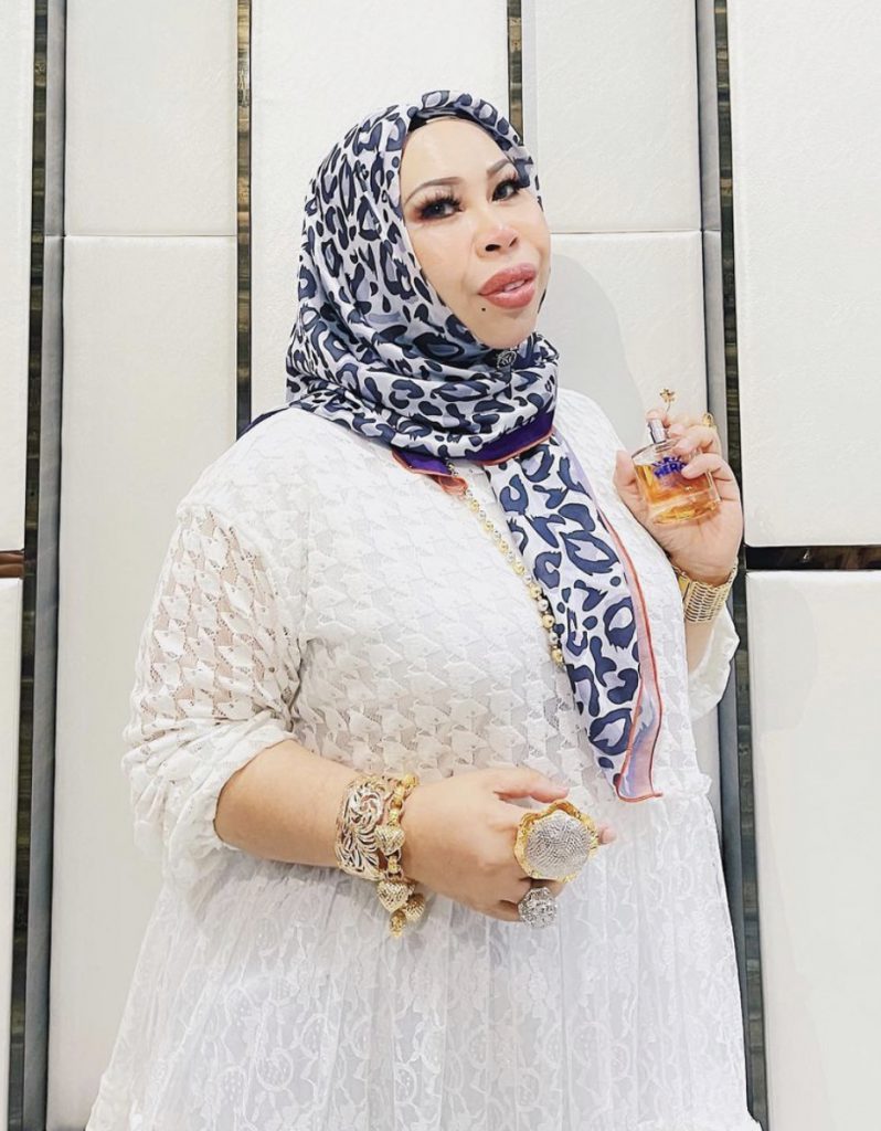 Cincin Ke Brooch? “Kalau Mampu, Tak Kan Nak Pakai Yang Kecil Kan? Lagi pun, Saya Niaga Emas,” – Datuk Vida