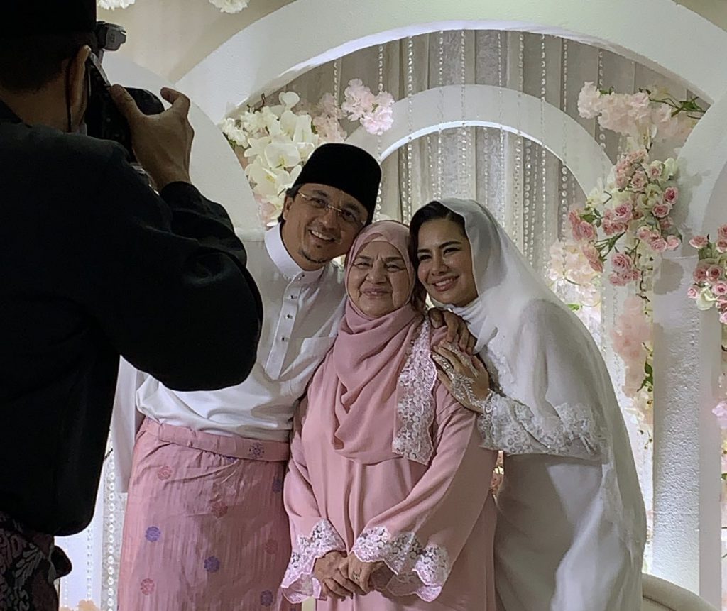 Sah! Noor Nabila Kini Isteri Engku Emran Dengan Sekali Lafaz &#8211; “Kita Buat Yang Wajib Selain Bersederhana, Yang Penting Kami Mahukan Keberkatan.”