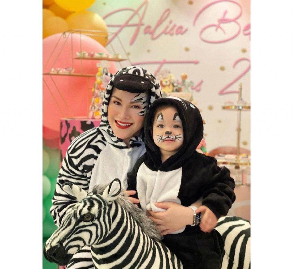 “Love You So Much,” &#8211; Genap Usia 2 Tahun, Datin Seri Zizie Izette Buat Majlis Hari Jadi Anak Bertemakan Haiwan, Comelnya!