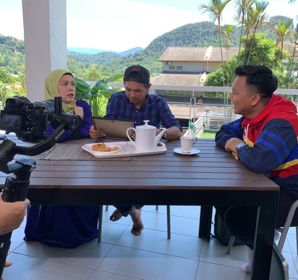 “Ada Lima Anak Cukup,” – Sharifah Shahirah Sudah ‘Ikat Peranakan’