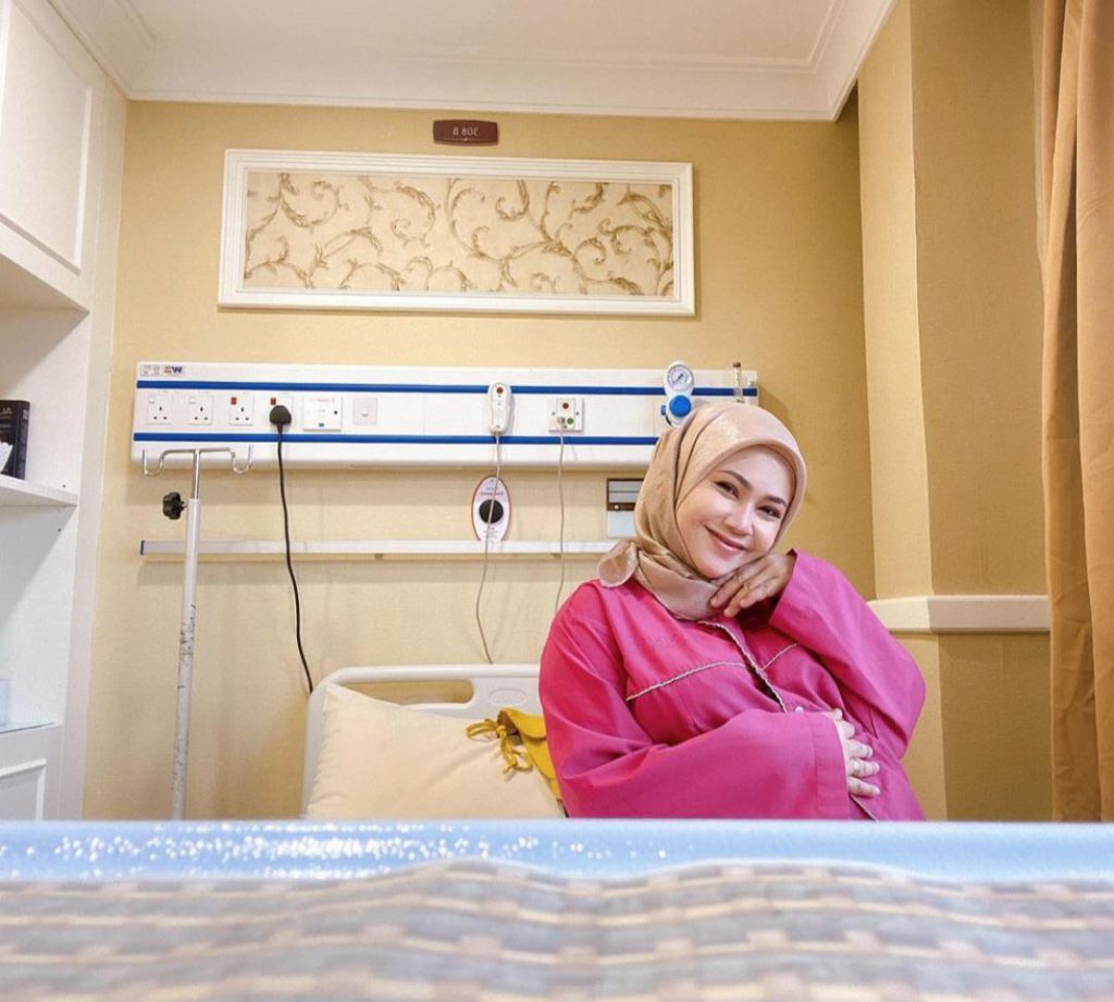 “Selain Bau Ketiak Pasangan, Bau Baby Antara Bau Paling Best Kan? – Feeya Iskandar