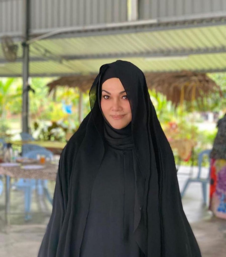 “Kakak Saya Dulu Pun Bukannya Mula Bertudung Dari Umur 2 Bulan,” – Penampilan Dikait Dengan Kakak, Ini Jawab Balas Sakinah