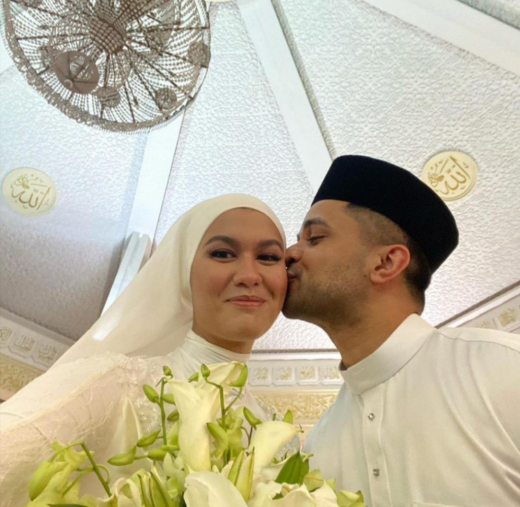 “Mentang Dah Kahwin…,” &#8211; Kongsi Kemesraan Pengantin Baru, Ada ‘Makan Hati’ Dengan Alicia Amin?