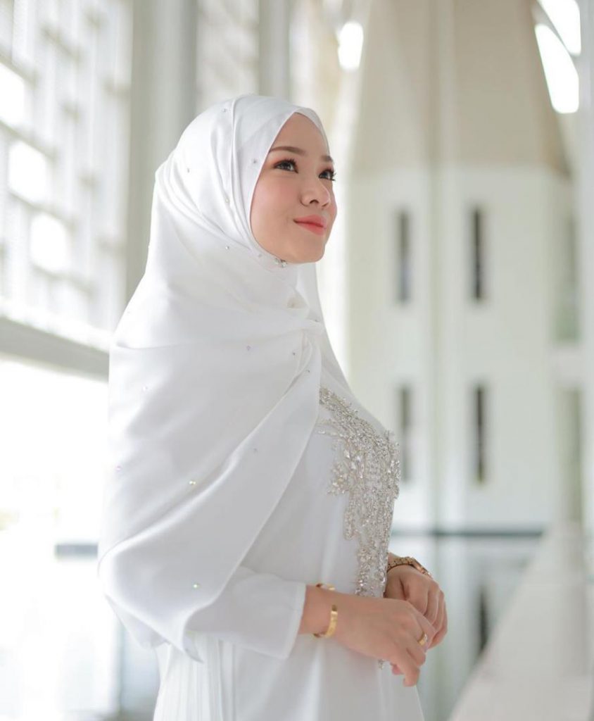 “Tolong Jaga Kakak Saya Dengan Baik,” – Ucapan Ruhainies, Risteena & Isa Khan Kini Sah Suami Isteri