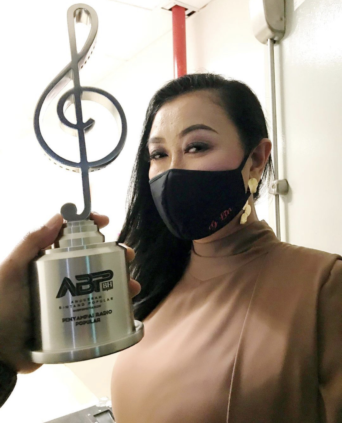 “Tak Salah Untuk Saya Ikhtiar Cara Alternatif,” – Doktor Tak Dapat Kesan Penyakit, Dj Lin Terharu Peminat Buat Solat Hajat