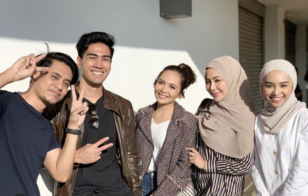 “Memang Kekok Kerana Saya Tidak Kenal…,” – Kena Jadi ‘Couple’, Khai Bahar Dedahkan Sikap Sebenar Riena Diana Di Set Lokasi