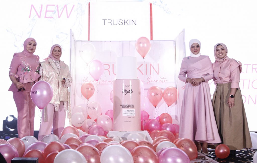 “Saya Tahu Apa Yang Saya Buat Dalam Tu,” – Tak Segan Kongsi, Aina Abdul Pernah 4 Tahun Cari Rezeki Menyanyi Dalam Kelab Malam