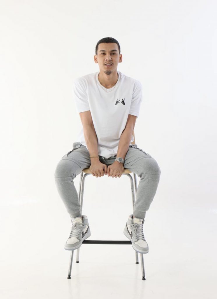 “Masanya Tepat Untuk Saya Kongsi Gaya Kegemaran,” – Jual Baju ‘Street Wear’ Sendiri, Semua Orang Boleh ‘Jadi’ Macam MK K-Clique!