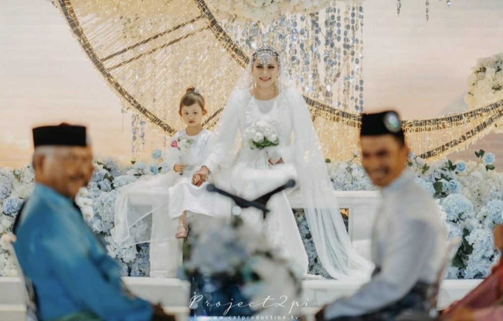 “Ya Kak Kepom Pregnant,” – Elly Mazlein Sahkan Kini Hamil Anak Kedua, Syukur!