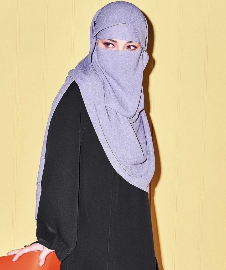 Gurau Nak Buat Majlis Sebab Komen ‘Private Wedding…No Camera And Phone Allowed’ Pada Foto Bersama Reekateemor, Neelofa Minta Bertenang