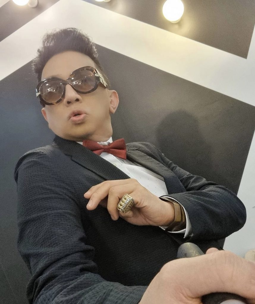 “Azan Dah Berkumandang Pun Tak Hantar-Hantar,” – Pilih Juadah Warung, Azwan Ali Tak Puas Hati Dengan Restoran ‘Slow’ Hantar Makanan!