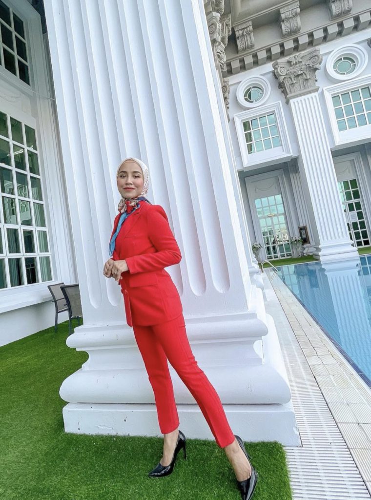 “Singlet Pun Tak Tau Pakai, I Yang Mengajar Dia Fesyen Bodo. Dia Tak Pernah Nak Ikut, Malu…,” – Terbuka Terima Call, Ika Nabella Minta Sahabat Jaga Diri