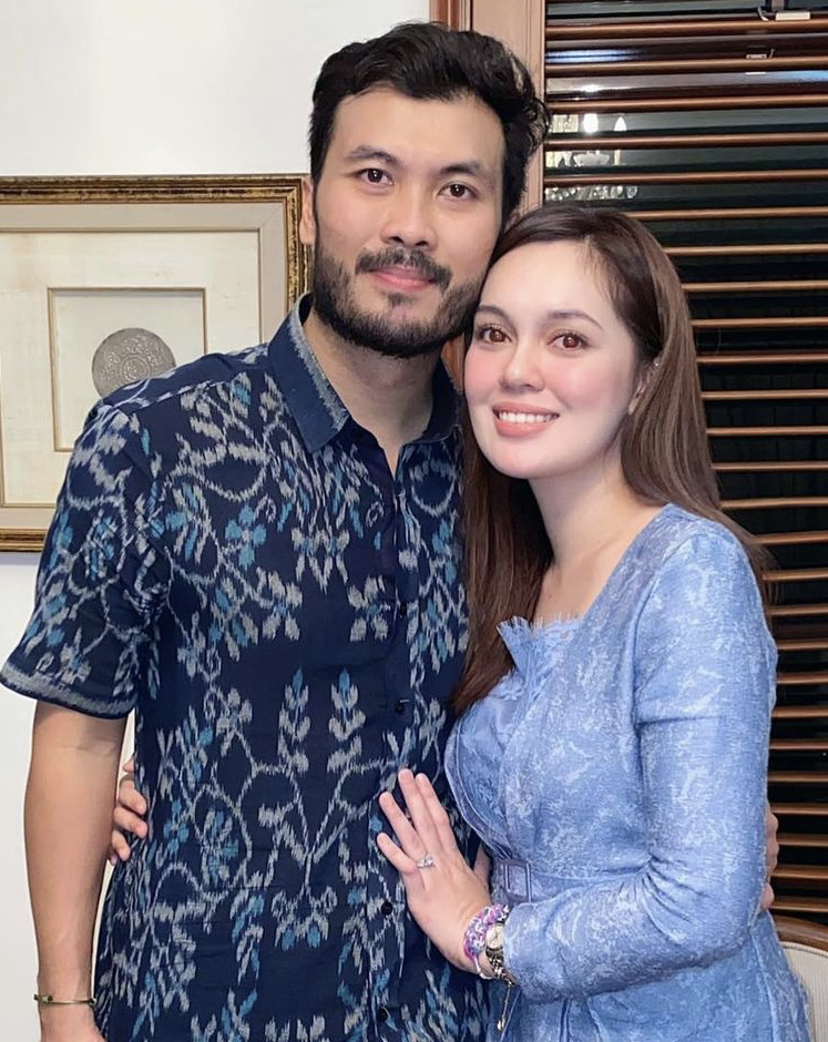 “Semoga Terus Kekal Bahagia Sampai Syurga,” – Perkahwinan Masuk Tahun Kedua, Peminat Titip Ucapan Yang Baik-Baik Buat Nelydia Dan Suami